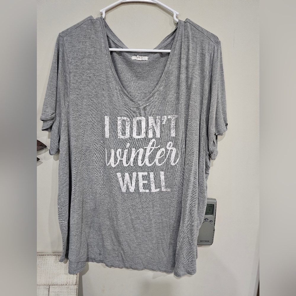 Maurices T-shirt, Size 2X.
